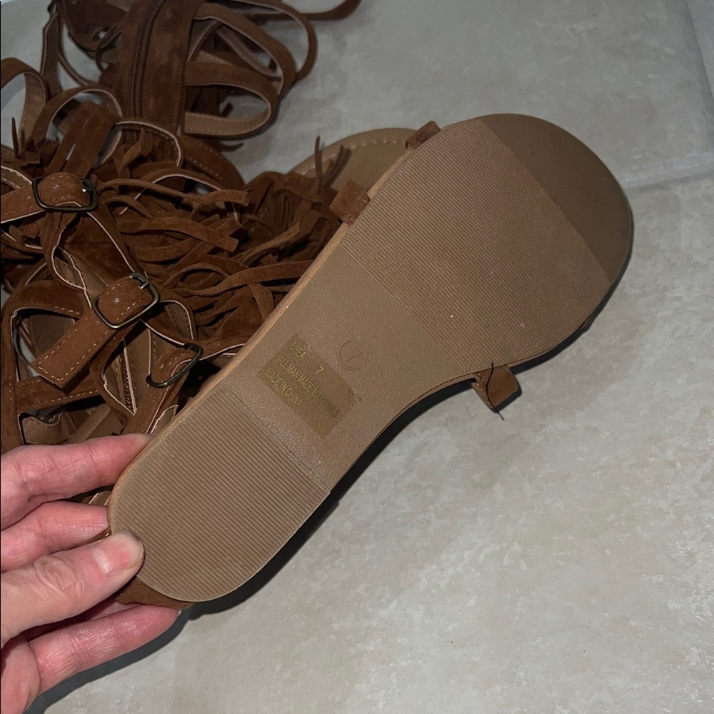 Brown Fringe Gladiator Sandals NEW Size 7 - Picture 8 of 15